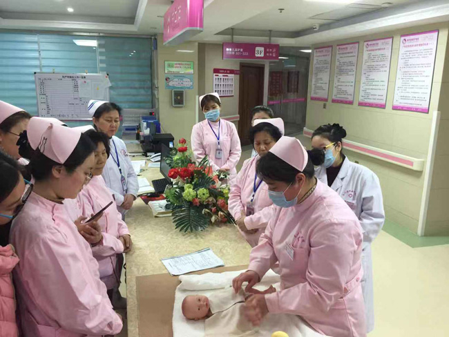 泰州安琪妇产医院组织医护人员培训
